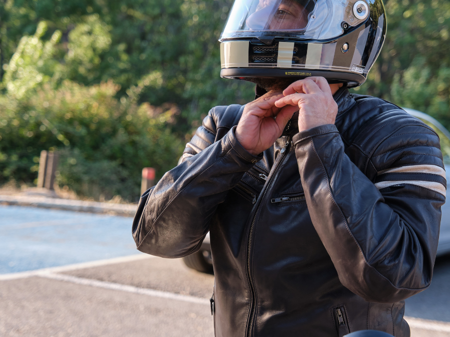 Comment savoir si un casque moto est homologué