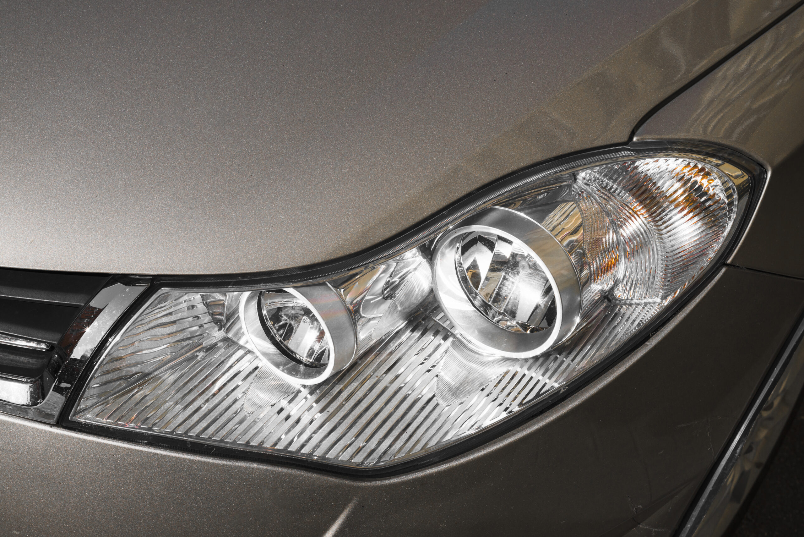 phare de voiture propre