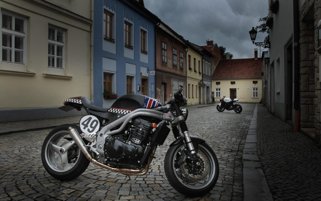 Comment choisir les meilleures pièces pour transformer sa moto en Café Racer (sans se ruiner)